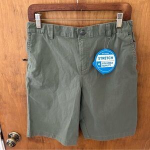 NWT Columbia Cotton Twill Shorts. Size XL/18-20.